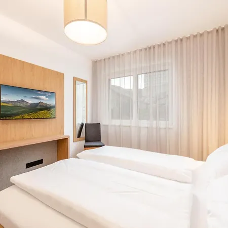 公寓 Mountain - By Mynests 格洛博明