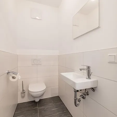 公寓 Mountain - By Mynests 格洛博明