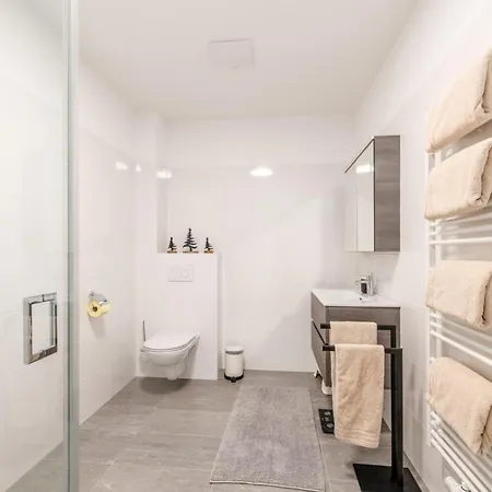 公寓 Mountain - By Mynests 格洛博明