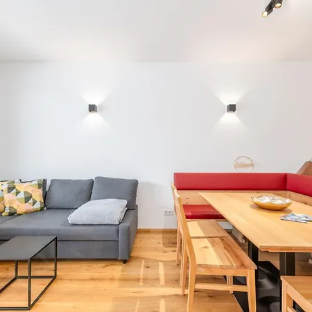 Mountain - By Mynests 格洛博明